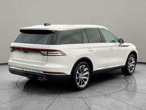 New 2026 Lincoln Aviator AWD image 12