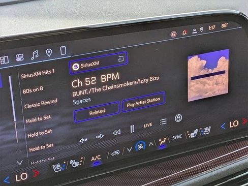 New 2026 Chevrolet Traverse RS image 13