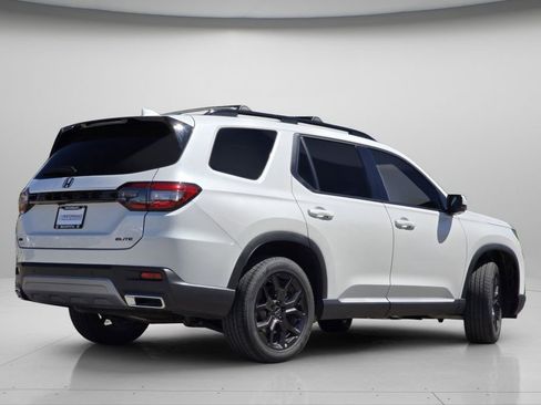Certified 2025 Honda Pilot Elite image 26