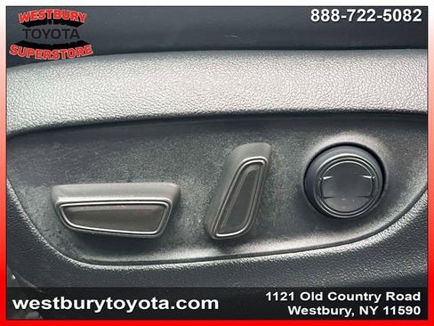 Used 2023 Toyota Highlander XLE image 22