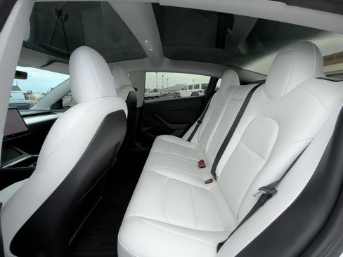 Used 2021 Tesla Model 3 Standard Range Plus RWD image 13