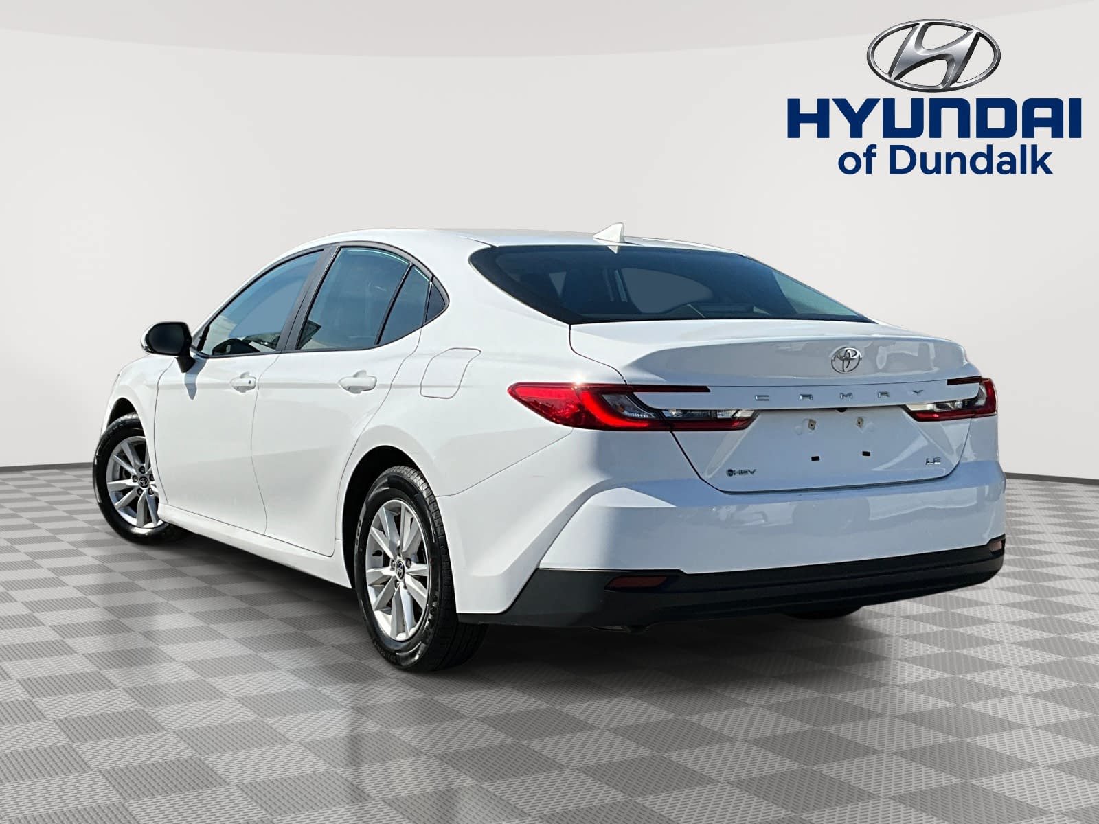 Used 2025 Toyota Camry LE FWD image 4