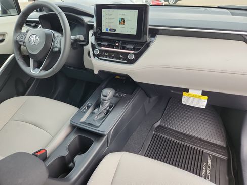 New 2026 Toyota Corolla Cross LE w/ Moonroof Package image 13