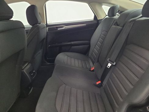 Used 2020 Ford Fusion SE image 18