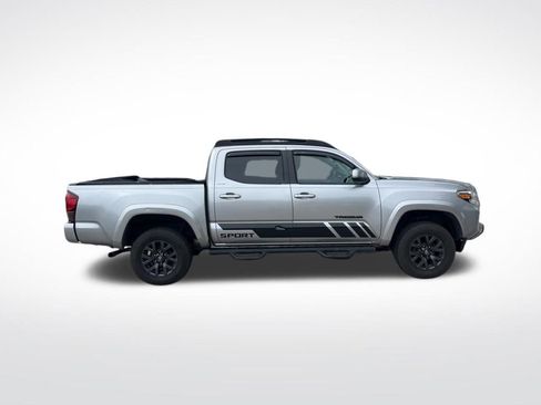 Used 2023 Toyota Tacoma SR5 w/ Technology Package RWD image 4