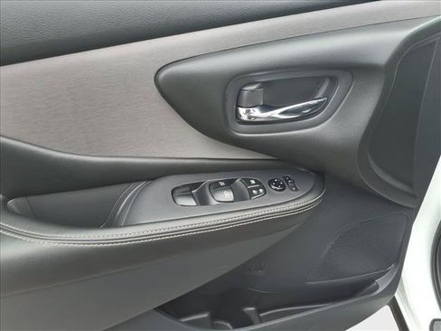 Used 2024 Nissan Murano SV AWD/4WD image 15