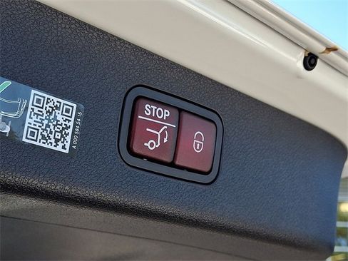 Used 2025 Mercedes-Benz E 450 4MATIC All-Terrain Wagon image 24