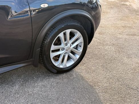 Used 2014 Nissan Juke S FWD image 33
