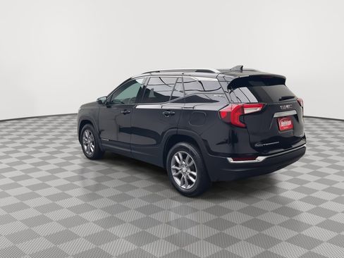 Certified 2024 GMC Terrain SLT image 2