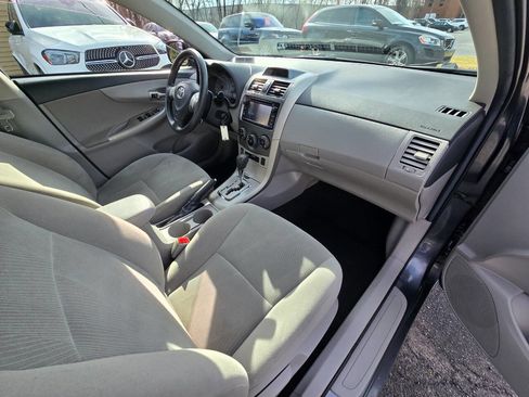 Used 2013 Toyota Corolla LE Special Edition image 27