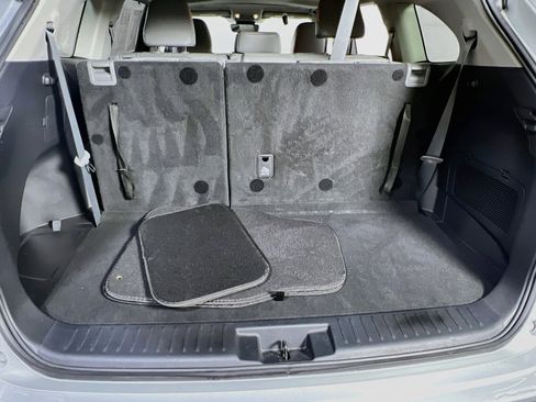 Used 2022 Toyota Highlander XLE image 25