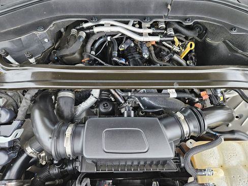 Used 2020 Ford Explorer Platinum w/ Premium Technology Package image 36