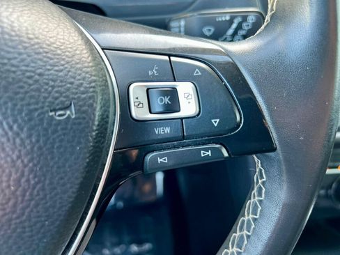 Used 2021 Volkswagen Tiguan SEL AWD/4WD image 18