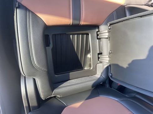 Used 2023 Chevrolet Silverado 2500 High Country image 26