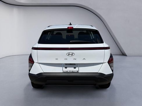 New 2027 Hyundai Kona SE FWD image 4