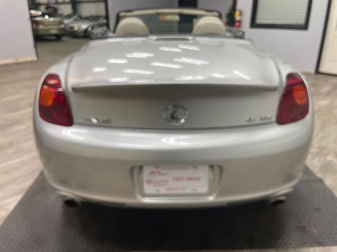 Used 2004 Lexus SC 430 Convertible RWD image 9