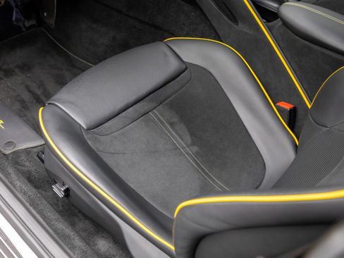 Certified 2021 Ferrari Roma image 29