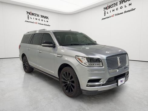 Used 2020 Lincoln Navigator L Reserve RWD image 7