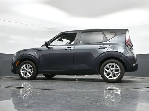 Used 2025 Kia Soul LX w/ LX Technology Package FWD image 43