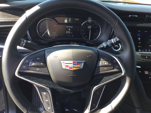 Used 2025 Cadillac XT5 Premium Luxury AWD/4WD image 16