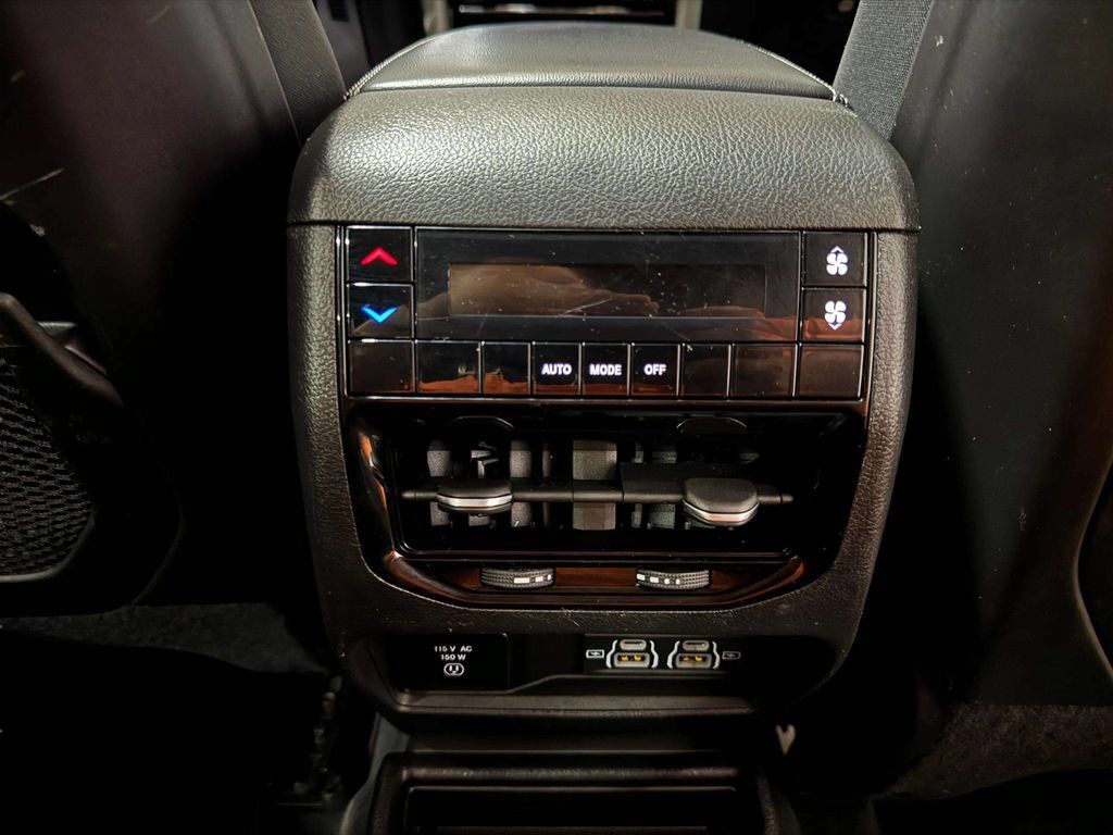 Used 2023 Jeep Grand Cherokee L Laredo AWD/4WD image 17