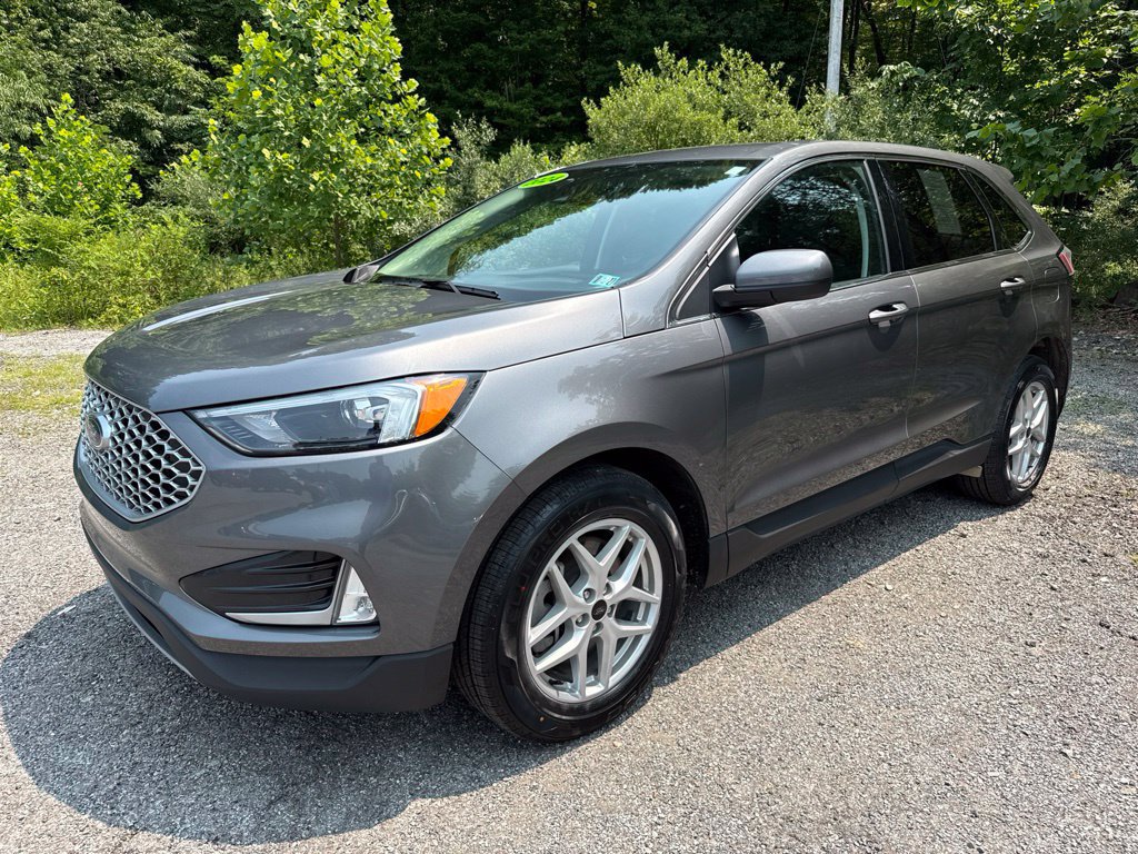 Used 2024 Ford Edge SEL w/ Convenience Package AWD/4WD image 4