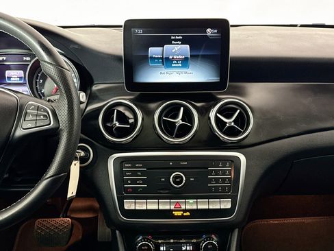 Used 2018 Mercedes-Benz GLA 250 4MATIC image 23