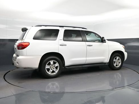 Used 2013 Toyota Sequoia SR5 RWD image 8