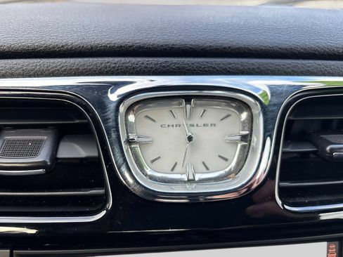 Used 2011 Chrysler 200 Limited image 25