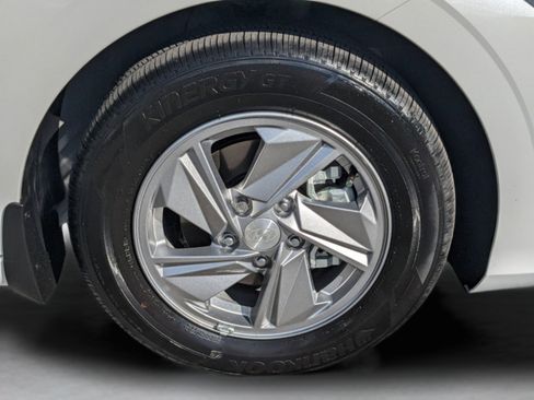 New 2026 Hyundai Elantra SE FWD image 13