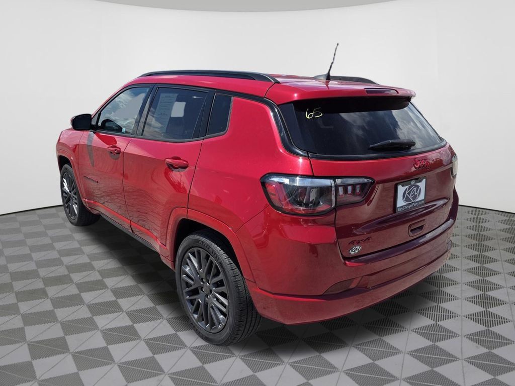 Used 2022 Jeep Compass Limited AWD/4WD image 12