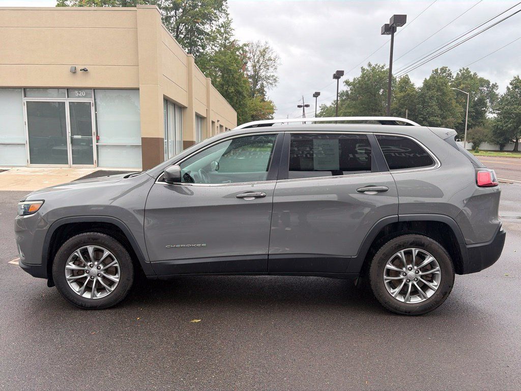 Used 2020 Jeep Cherokee Latitude Plus w/ Cold Weather Group AWD/4WD image 10