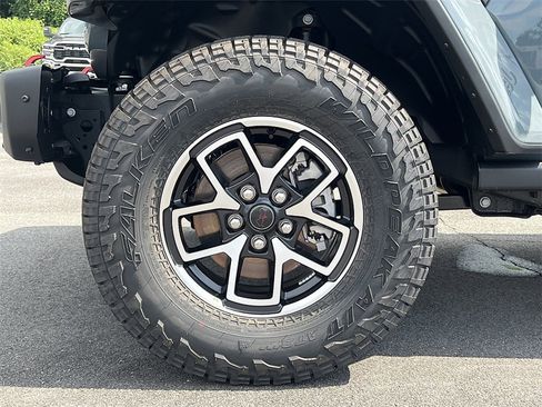 New 2025 Jeep Gladiator Rubicon image 36