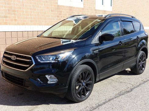 Used 2017 Ford Escape SE w/ Equipment Group 201A AWD/4WD image 7