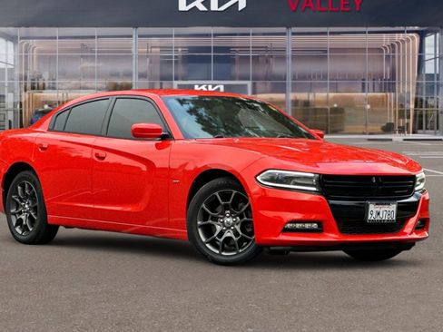 Used 2018 Dodge Charger GT image 2