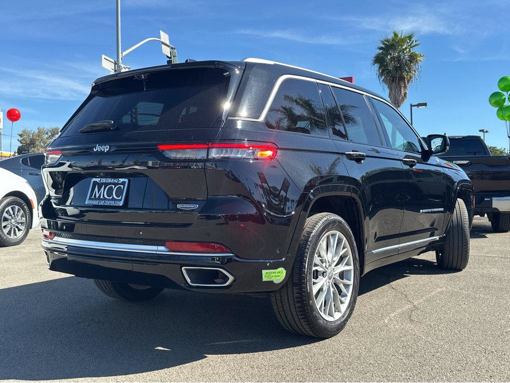 Used 2022 Jeep Grand Cherokee Summit w/ Advanced Protech Group IV AWD/4WD image 13