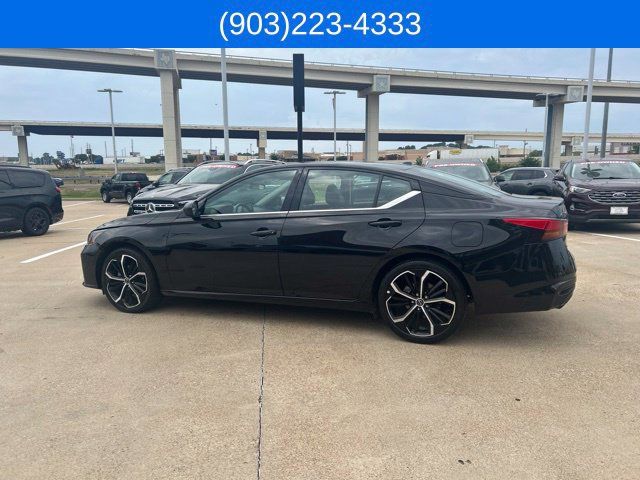 Used 2024 Nissan Altima 2.5 SR FWD image 6