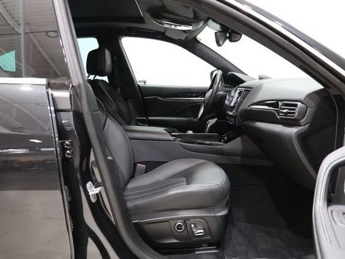 Used 2022 Maserati Levante Modena AWD/4WD image 38