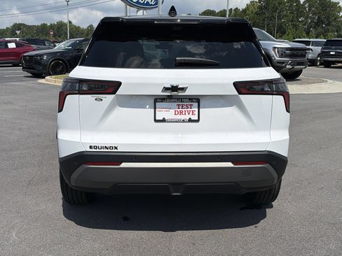 Used 2026 Chevrolet Equinox LT w/ Convenience Package II FWD image 26