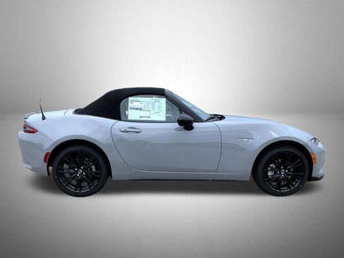 New 2026 MAZDA MX-5 Miata Club w/ Weather Package RWD image 5