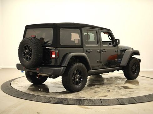 Used 2024 Jeep Wrangler Unlimited image 3