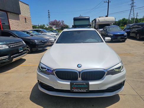 Used 2018 BMW 530e w/ Premium Package 2 RWD image 2