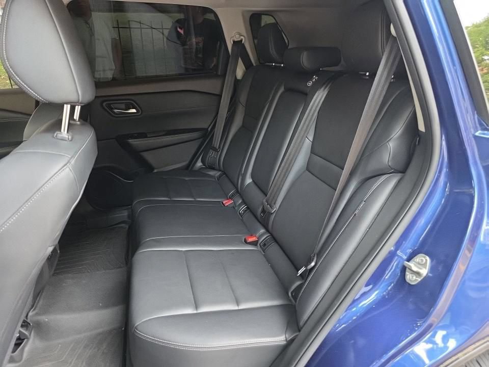 Used 2023 Nissan Rogue SL AWD/4WD image 8