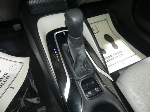 Used 2022 Toyota Corolla LE image 36