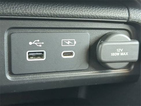 Used 2025 Honda Pilot TrailSport image 21