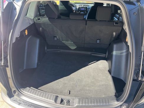 Used 2017 Honda CR-V LX image 11