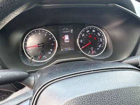 Used 2019 Toyota RAV4 LE FWD image 12
