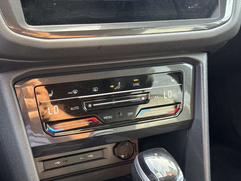 Certified 2023 Volkswagen Tiguan SE image 22