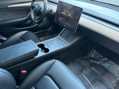 Used 2023 Tesla Model 3 Standard Range image 17