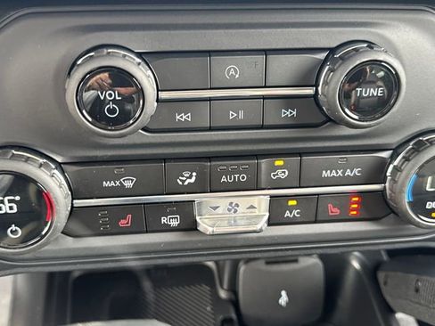 Used 2025 Ford Bronco Big Bend w/ Black Diamond Package image 13